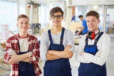 Zu Blogartikel 'Karriere mit Lehre: Höhere Berufliche Bildung (HBB) als neue Perspektive ' wechseln